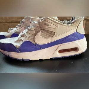 Woman’s Air Max size 10